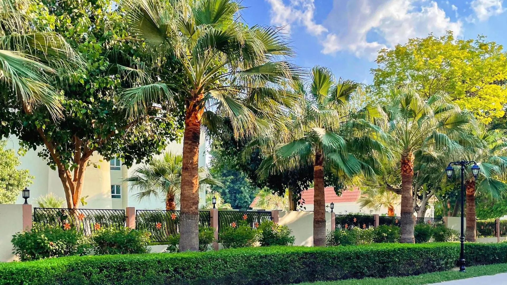 Convenient Studio Near Metro Dubaï