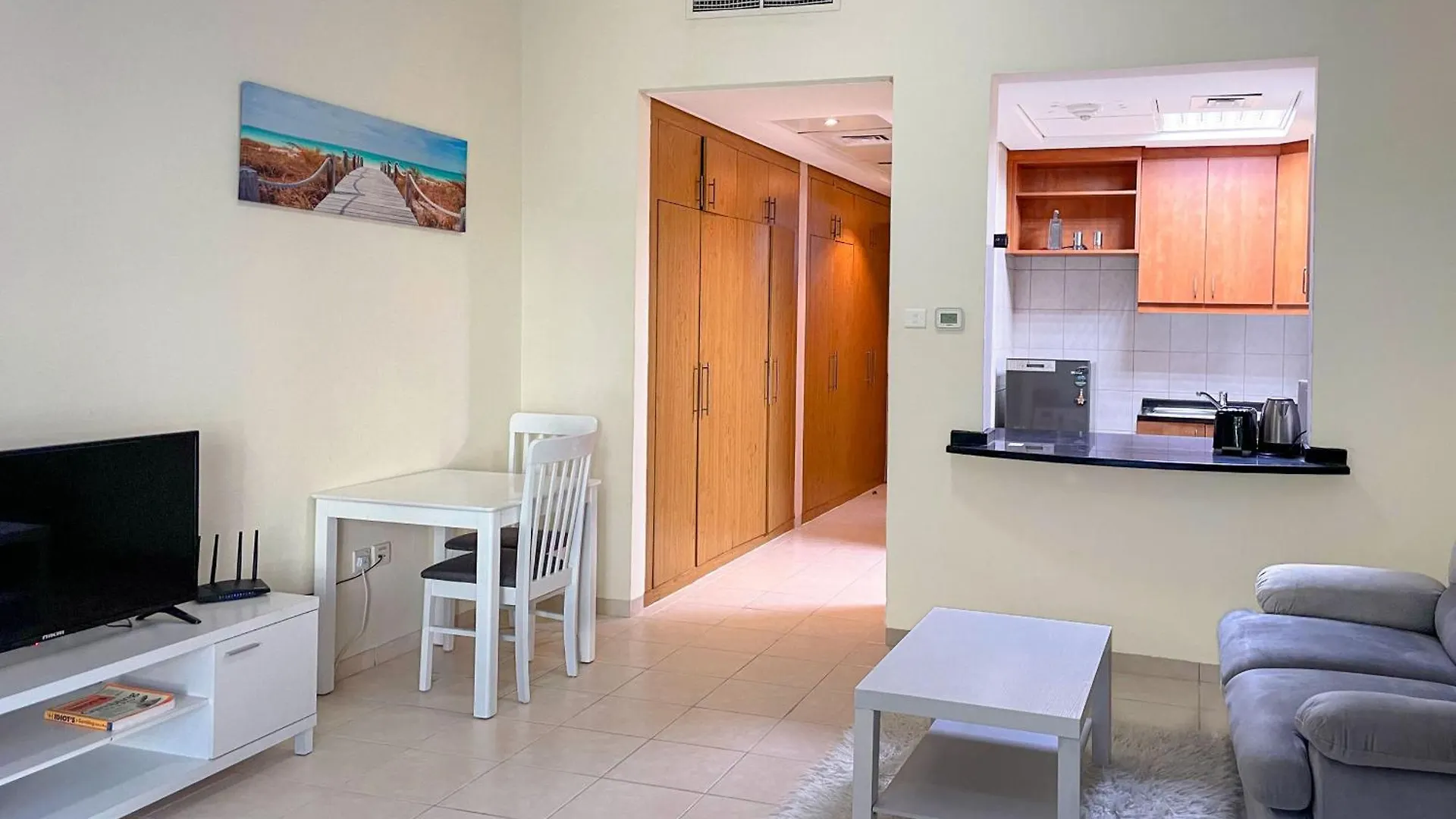 Convenient Studio Near Metro Dubaï 0*,